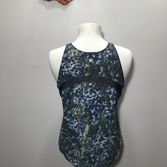 lululemon top&shorts set size 8 In excellent condition - Picture 3 of 10